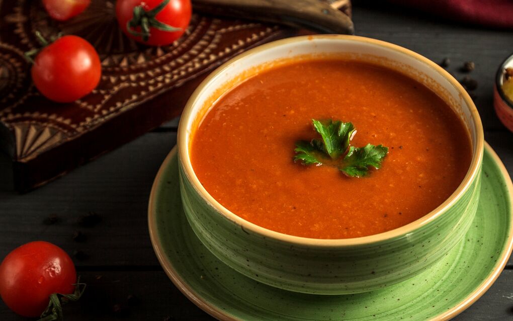 Soupe de légumes mélangés pour une bonne perte de poids